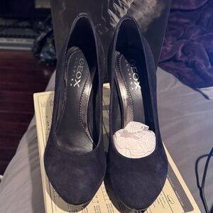 Geox Women's Elegant Dark blue suede Heels